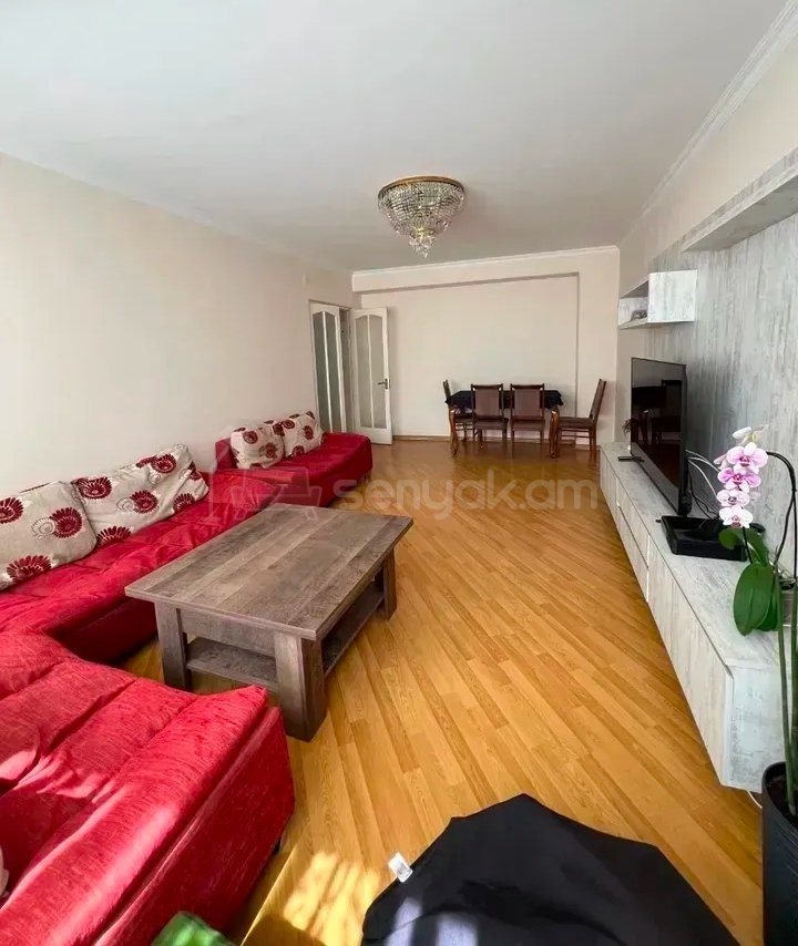 3 Սենյականոց Բնակարան, 77քմ, 3/9 հարկ, Նորմալ Վիճակում
