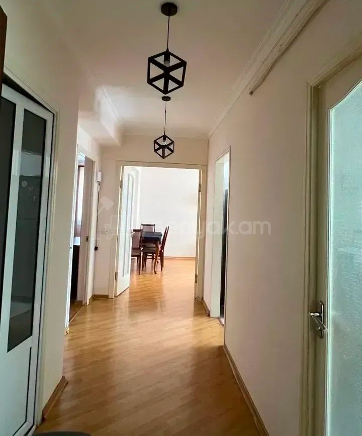 3 Սենյականոց Բնակարան, 77քմ, 3/9 հարկ, Նորմալ Վիճակում