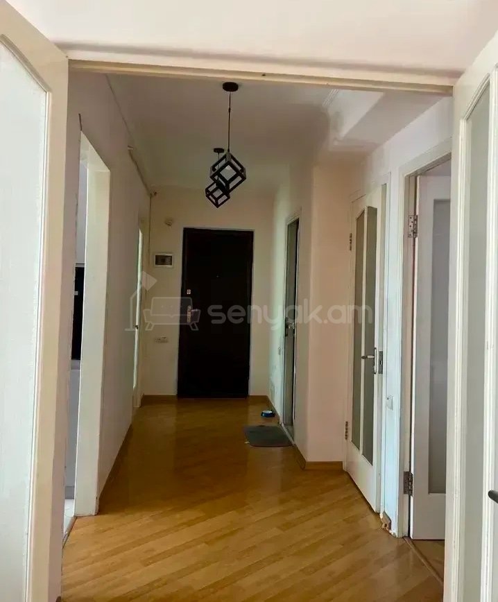 3 Սենյականոց Բնակարան, 77քմ, 3/9 հարկ, Նորմալ Վիճակում
