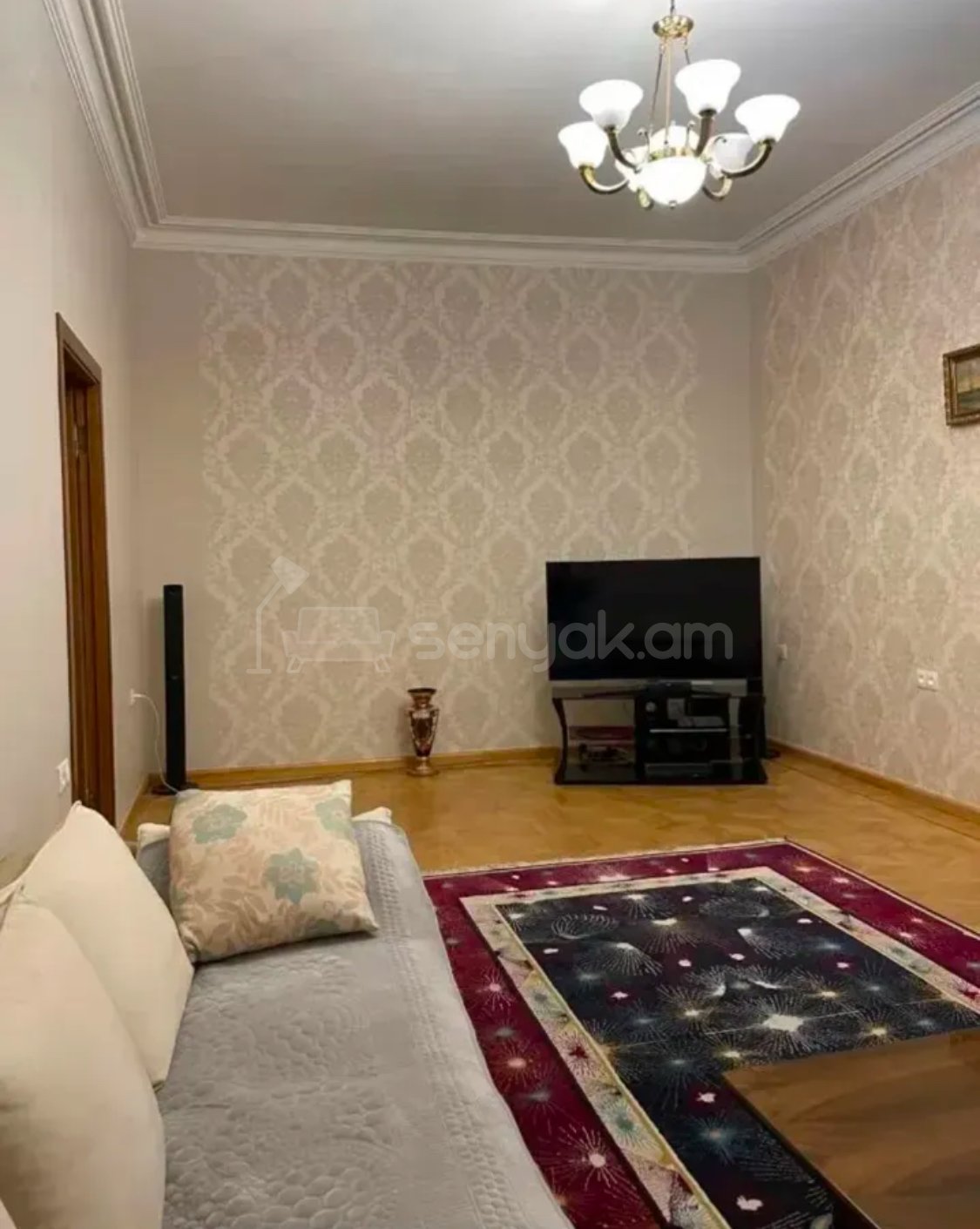 3 Սենյականոց Բնակարան Քարե Շենքում, 85քմ, 1/4 հարկ, Կապիտալ Վերանորոգված, Կահավորված