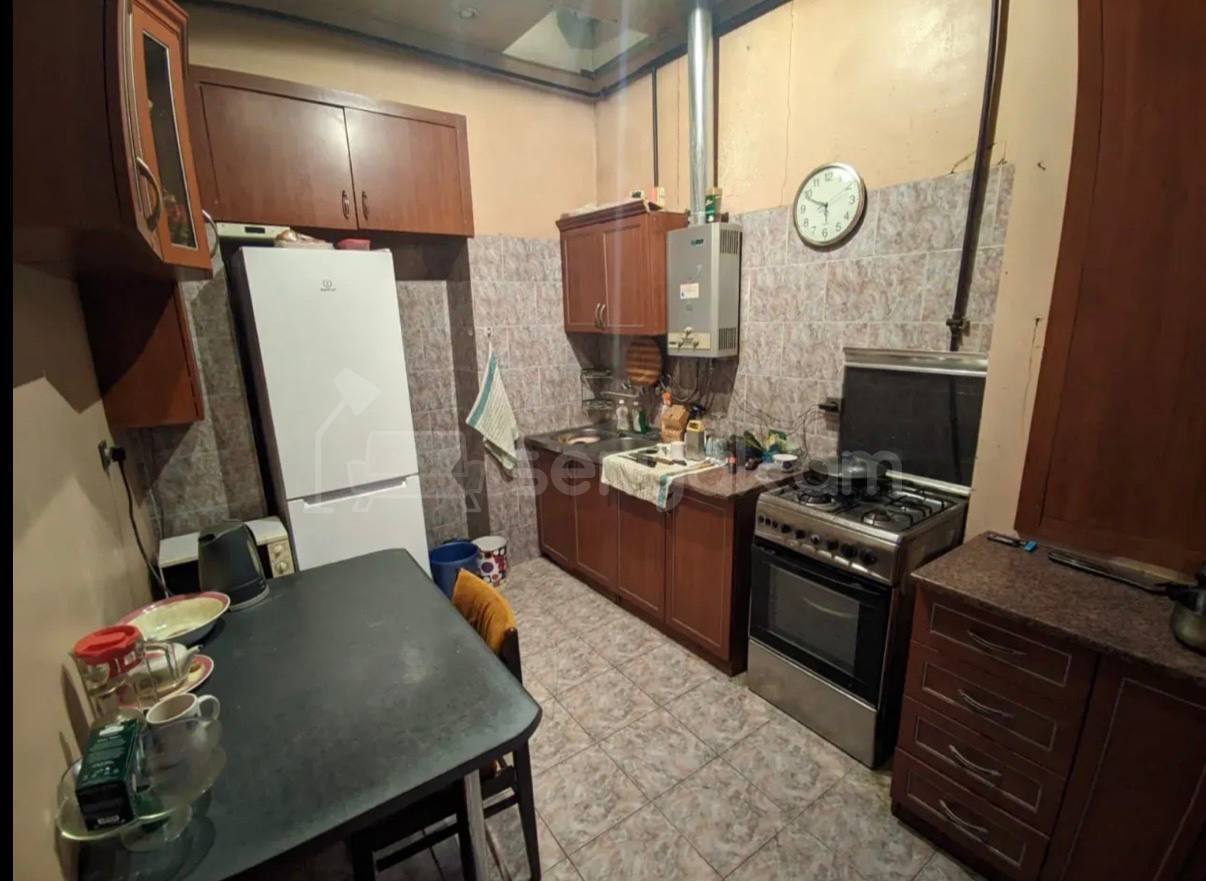 3 Սենյականոց Բնակարան Քարե Շենքում, 80քմ, 1/2 հարկ, Կապիտալ Վերանորոգված, Կահավորված