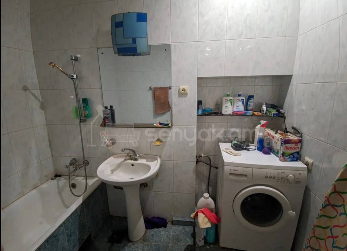 3 Սենյականոց Բնակարան Քարե Շենքում, 80քմ, 1/2 հարկ, Կապիտալ Վերանորոգված, Կահավորված