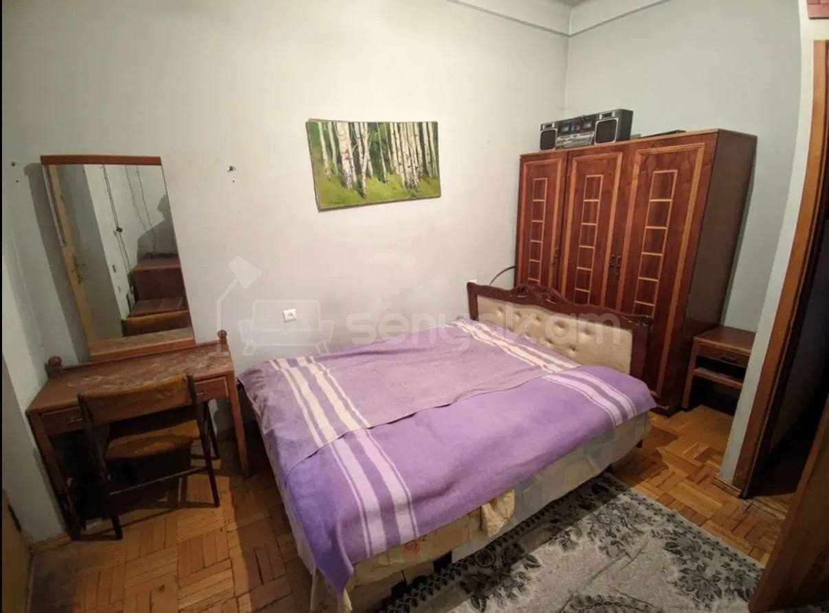 3 Սենյականոց Բնակարան Քարե Շենքում, 80քմ, 1/2 հարկ, Կապիտալ Վերանորոգված, Կահավորված