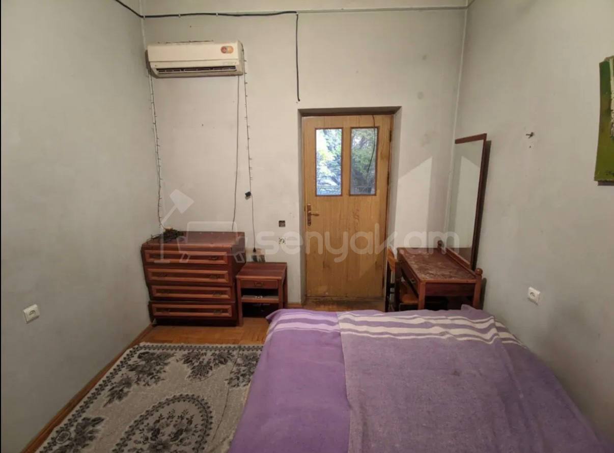 3 Սենյականոց Բնակարան Քարե Շենքում, 80քմ, 1/2 հարկ, Կապիտալ Վերանորոգված, Կահավորված