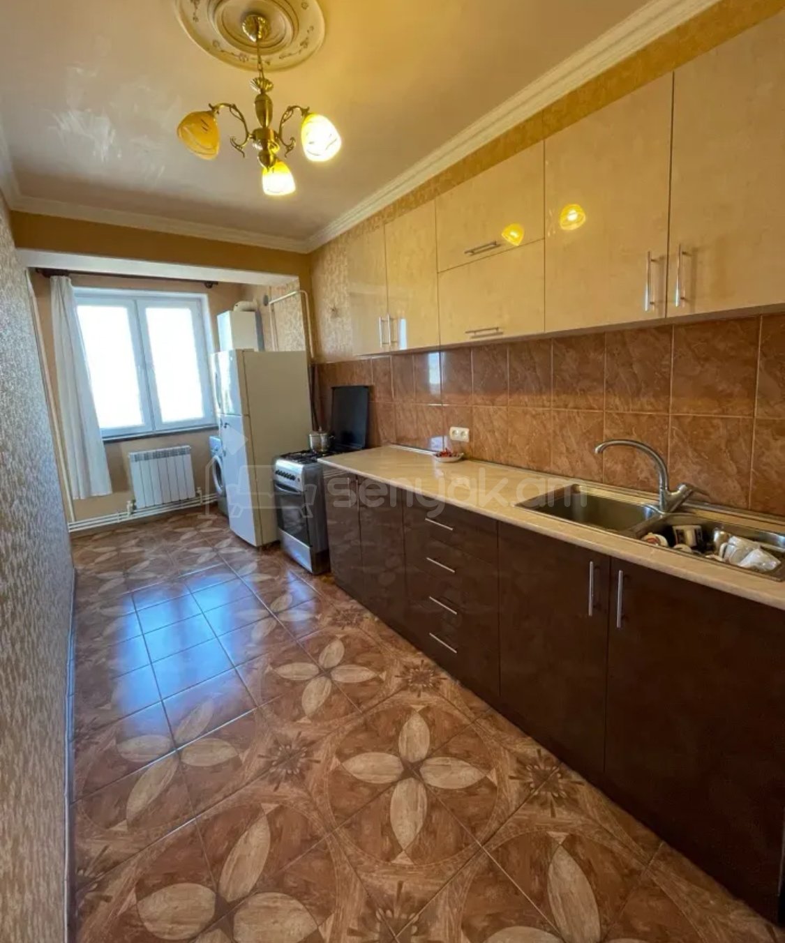 3 Սենյականոց Բնակարան, 100քմ, 5/16 հարկ, Նորմալ Վիճակում, Կահավորված