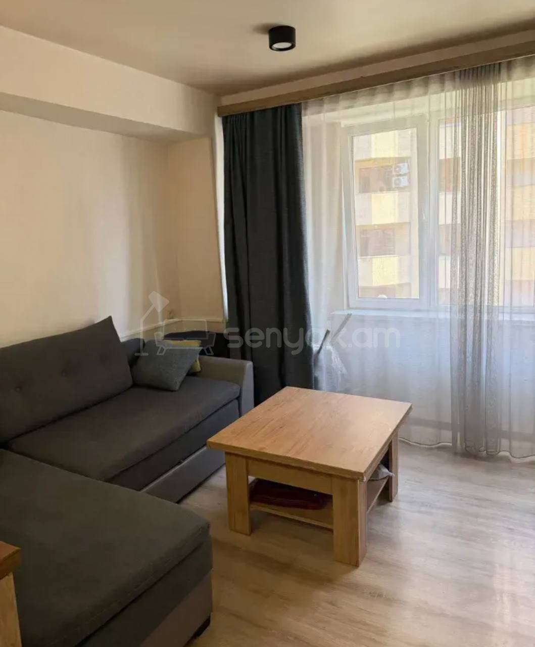 2 Սենյականոց Բնակարան Քարե Շենքում, 40քմ, 5/7 հարկ, Կապիտալ Վերանորոգված