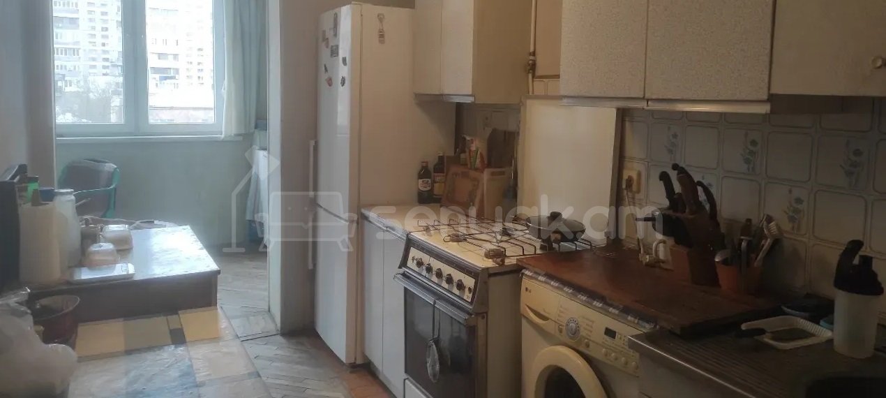 4 Սենյականոց Բնակարան, 90քմ, 6/9 հարկ, Պետական Վիճակում