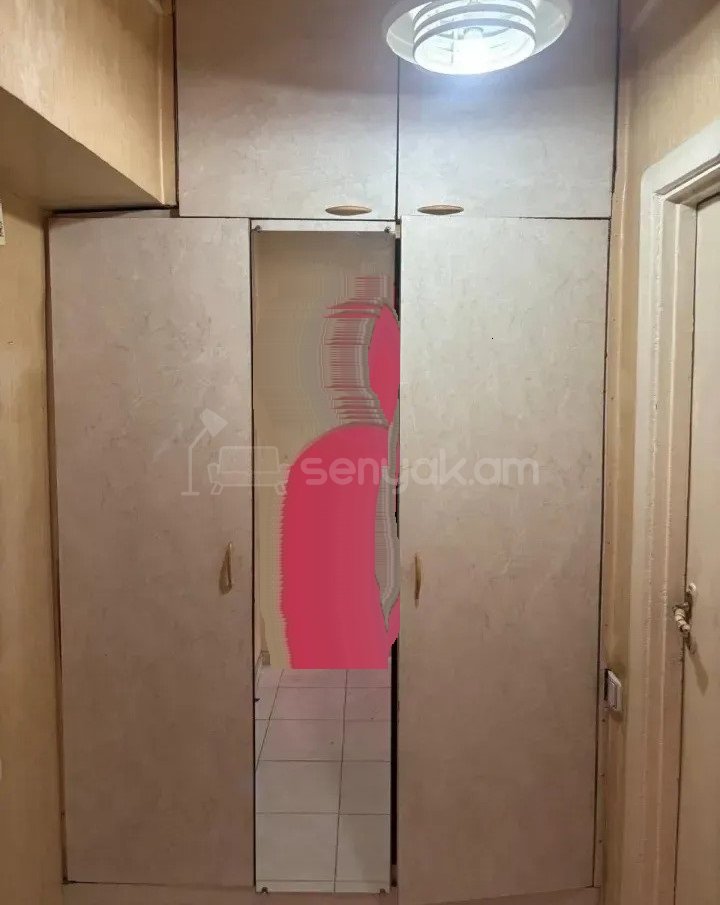 1 Սենյականոց Բնակարան Քարե Շենքում, 30քմ, 2/4 հարկ, Նորմալ Վիճակում
