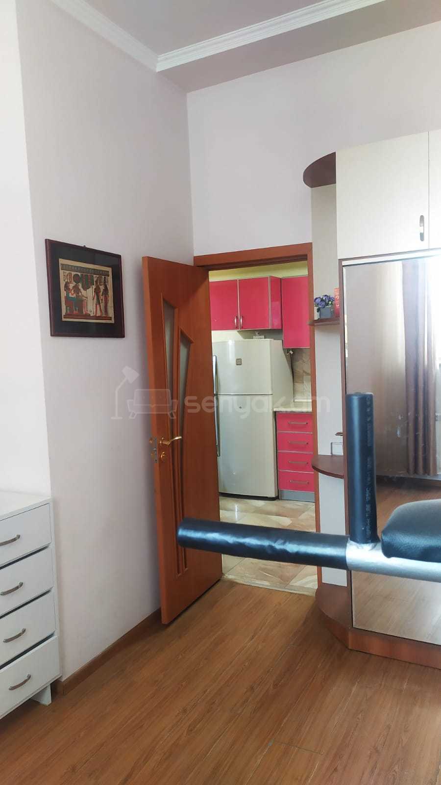 3 Սենյականոց Բնակարան Քարե Շենքում, 87քմ, 1/5 հարկ, Կապիտալ Վերանորոգված