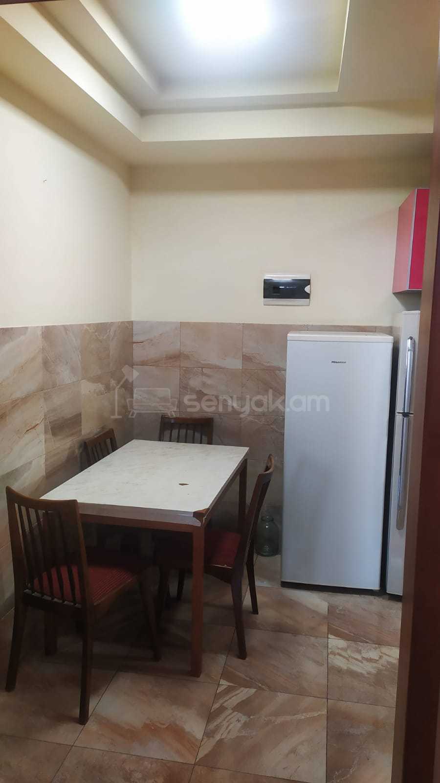 3 Սենյականոց Բնակարան Քարե Շենքում, 87քմ, 1/5 հարկ, Կապիտալ Վերանորոգված
