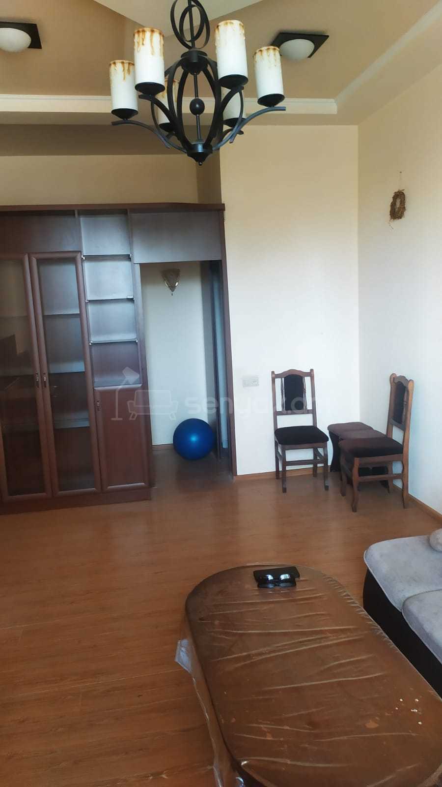 3 Սենյականոց Բնակարան Քարե Շենքում, 87քմ, 1/5 հարկ, Կապիտալ Վերանորոգված