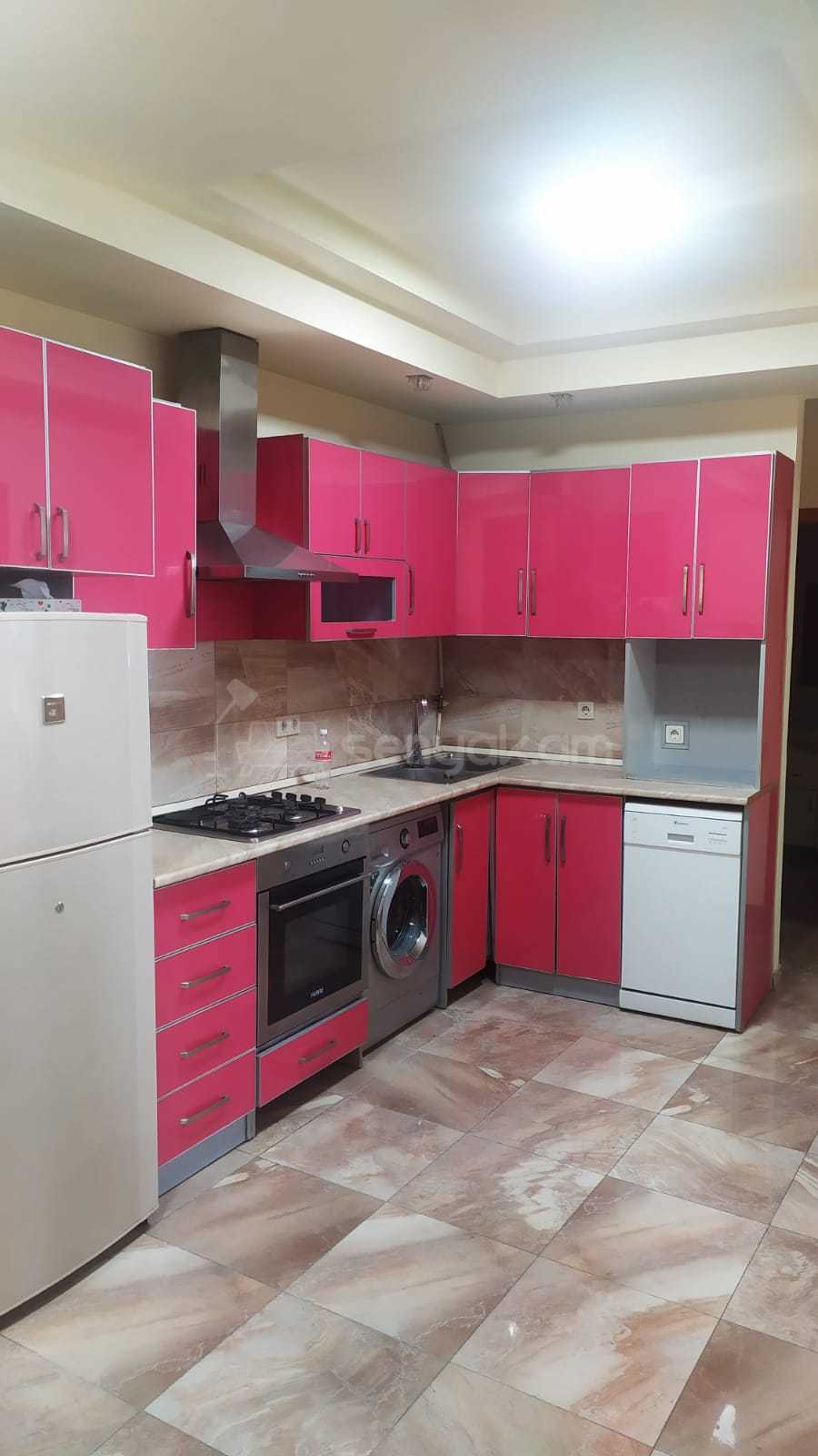 3 Սենյականոց Բնակարան Քարե Շենքում, 87քմ, 1/5 հարկ, Կապիտալ Վերանորոգված