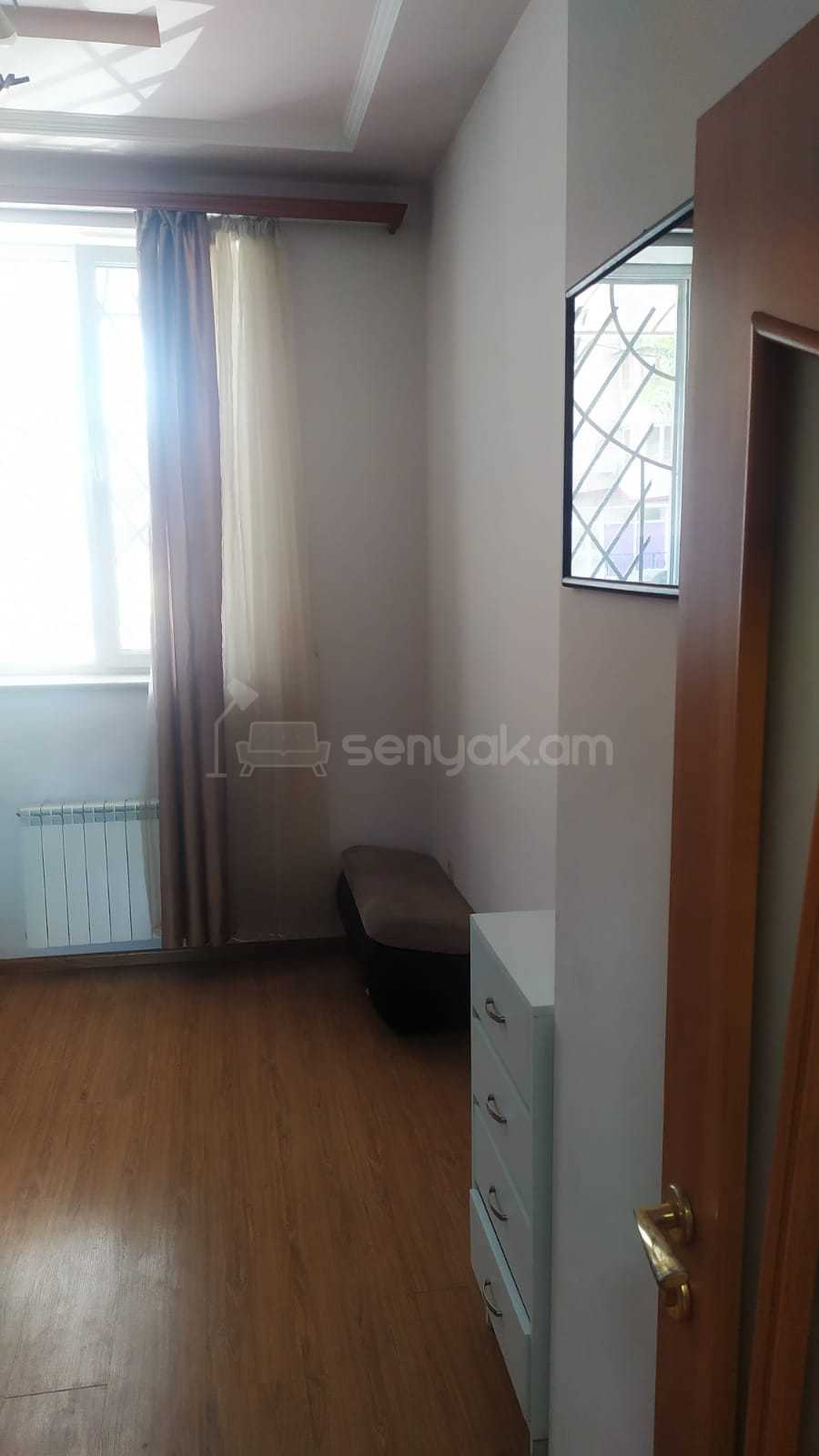 3 Սենյականոց Բնակարան Քարե Շենքում, 87քմ, 1/5 հարկ, Կապիտալ Վերանորոգված