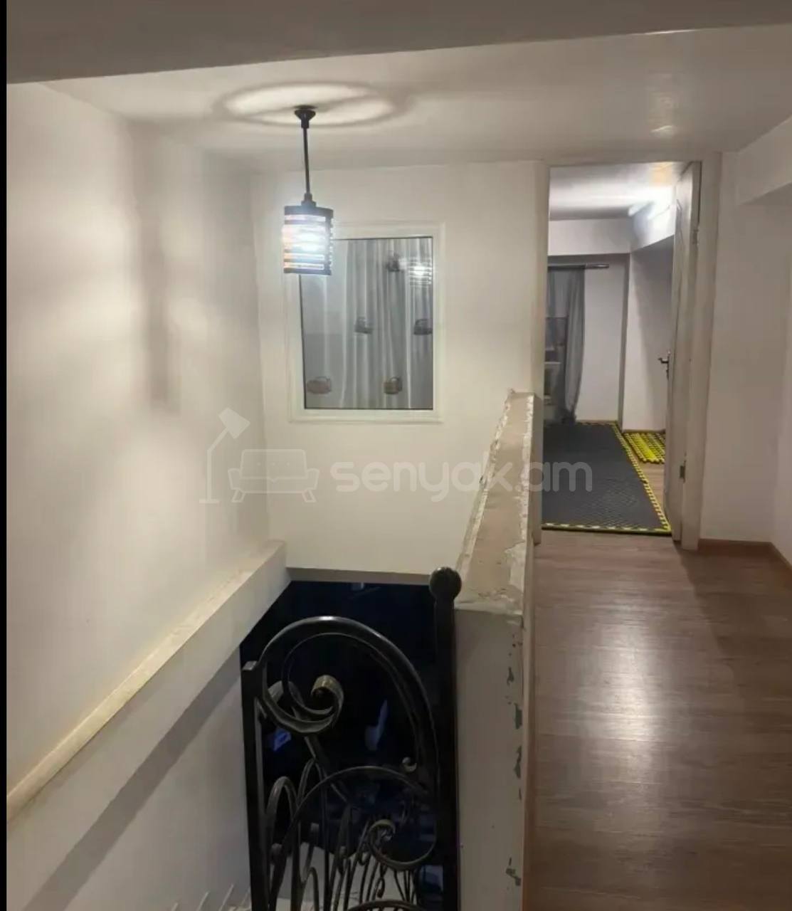4 Սենյականոց Բնակարան, 130քմ, 2/10 հարկ, Նորմալ Վիճակում
