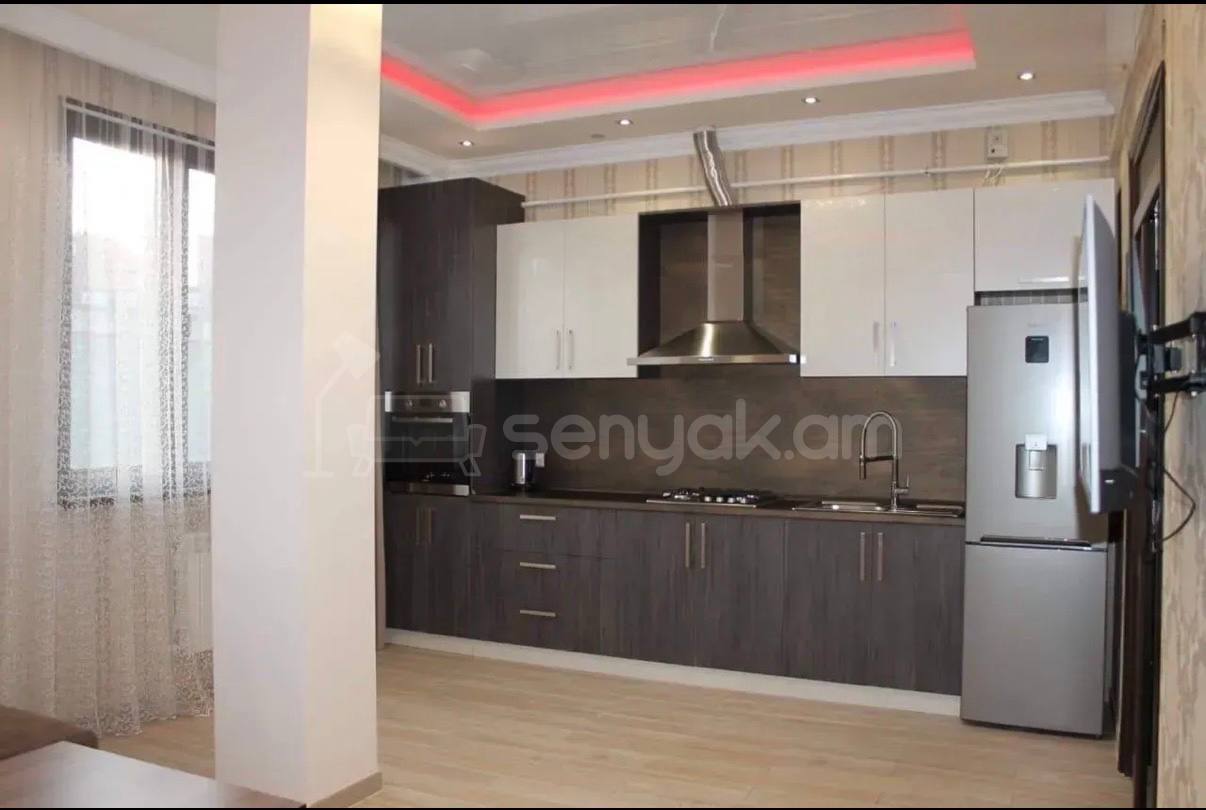 3 Սենյականոց Բնակարան Քարե Շենքում, 65քմ, 3/4 հարկ, Կապիտալ Վերանորոգված, Կահավորված