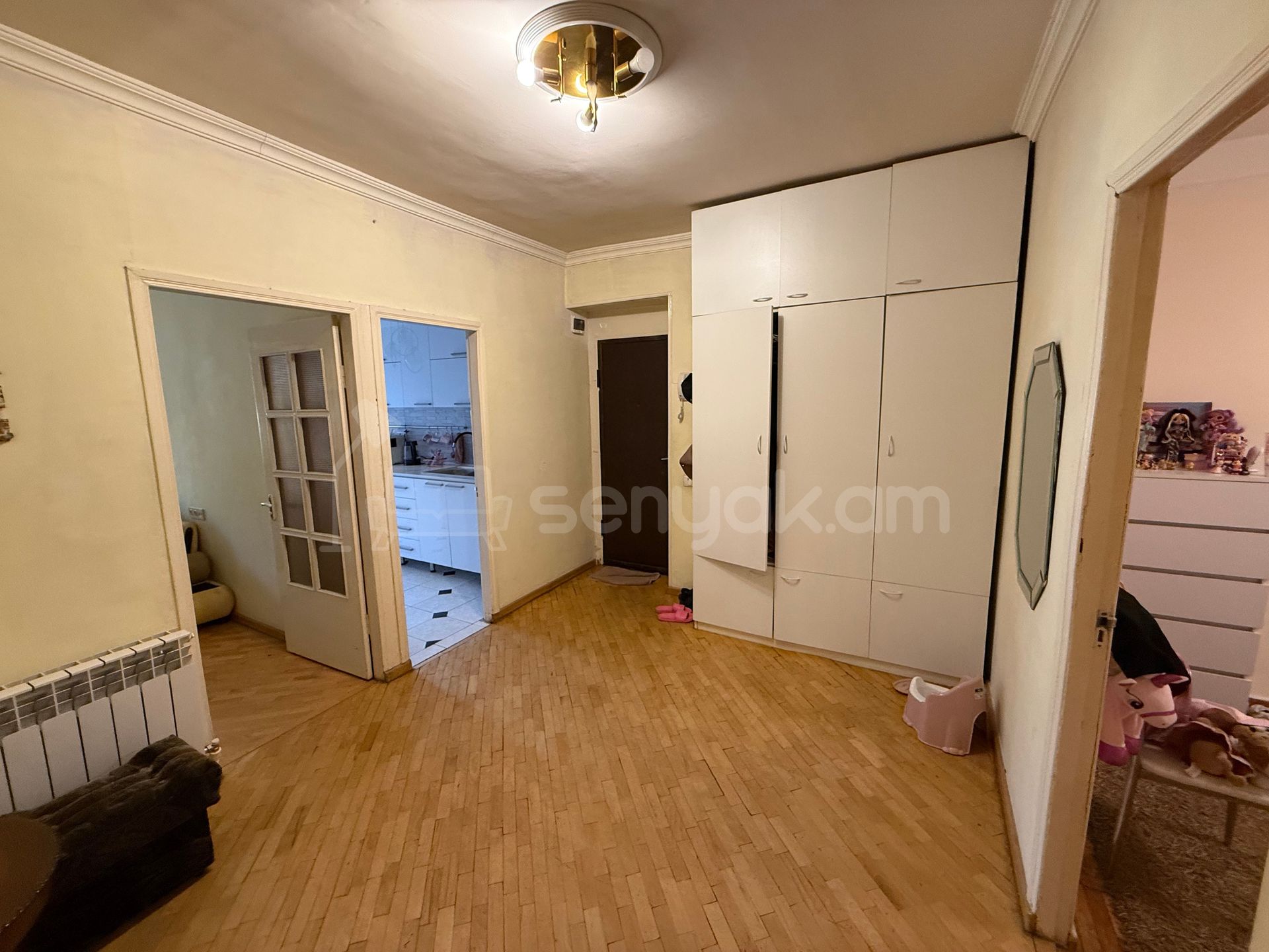 3 Սենյականոց Բնակարան Քարե Շենքում, 78քմ, 1/5 հարկ, Կոսմետիկ Վերանորոգված