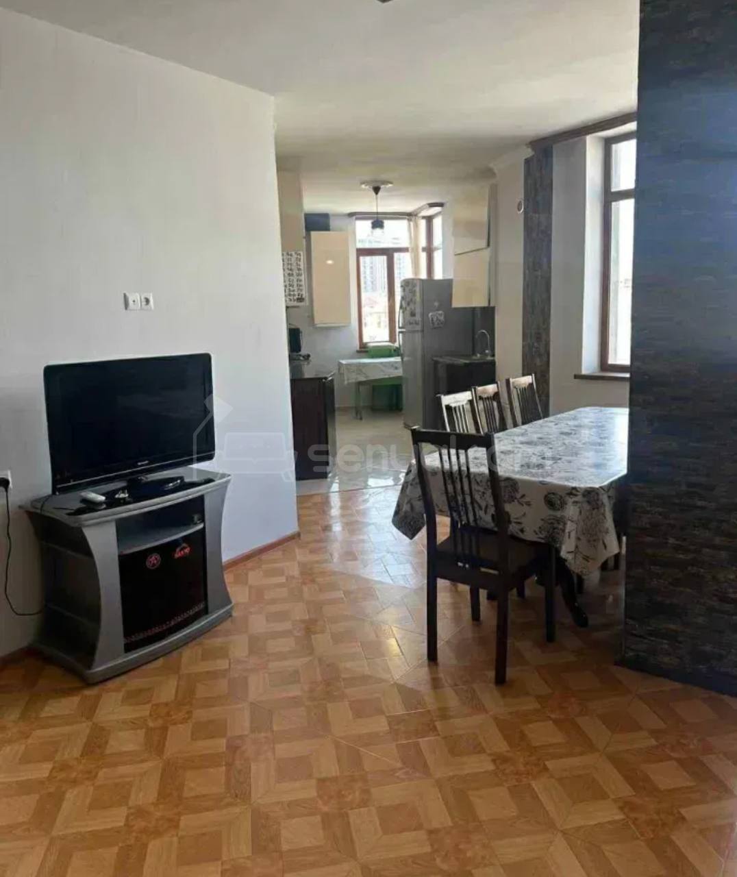 3 Սենյականոց Բնակարան, 81քմ, 7/11 հարկ, Կապիտալ Վերանորոգված, Կահավորված