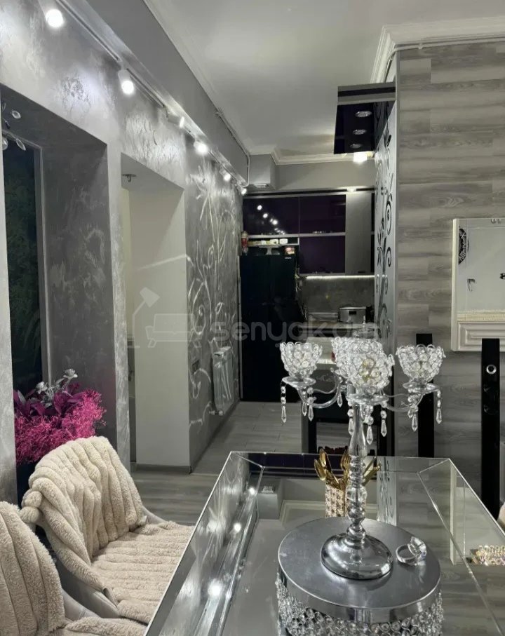 3 Սենյականոց Բնակարան, 90քմ, 8/13 հարկ, Դիզայներական Վերանորոգված, Կահավորված