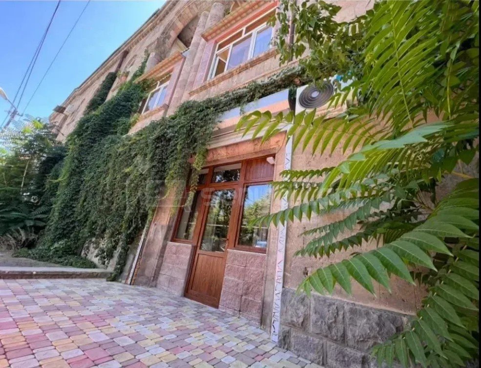 1 Սենյականոց Բնակարան Քարե Շենքում, 34քմ, 1/4 հարկ, Դիզայներական Վերանորոգված, Կահավորված