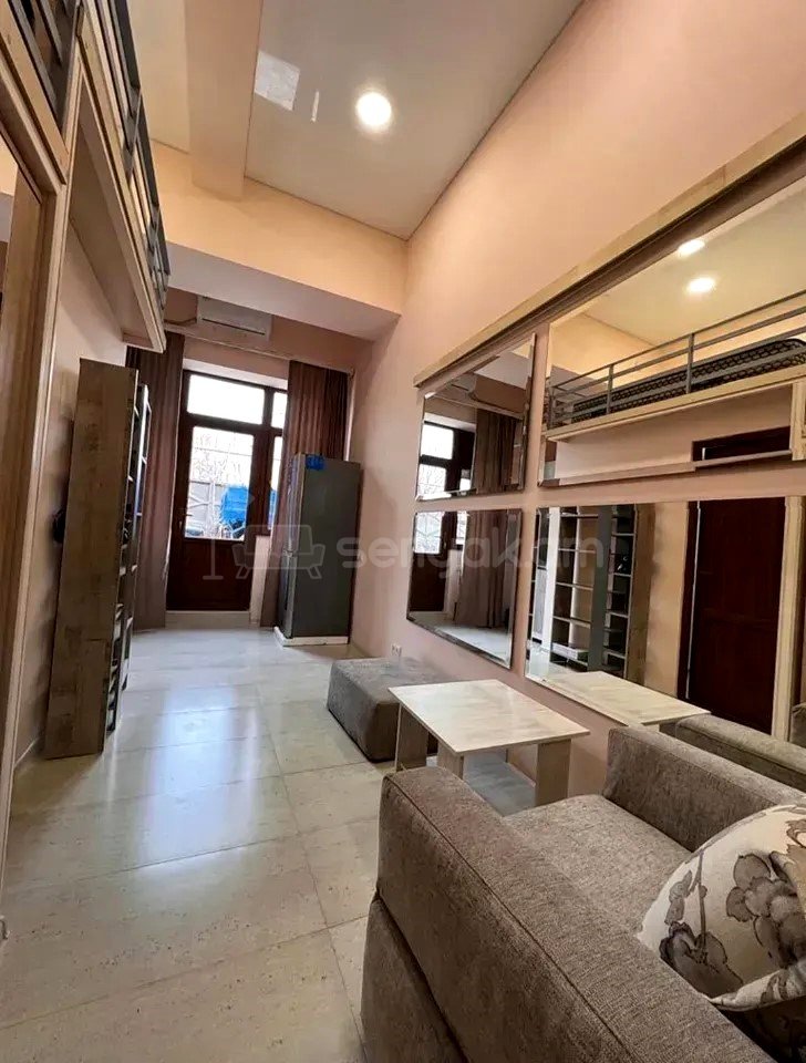 1 Սենյականոց Բնակարան Քարե Շենքում, 34քմ, 1/4 հարկ, Դիզայներական Վերանորոգված, Կահավորված