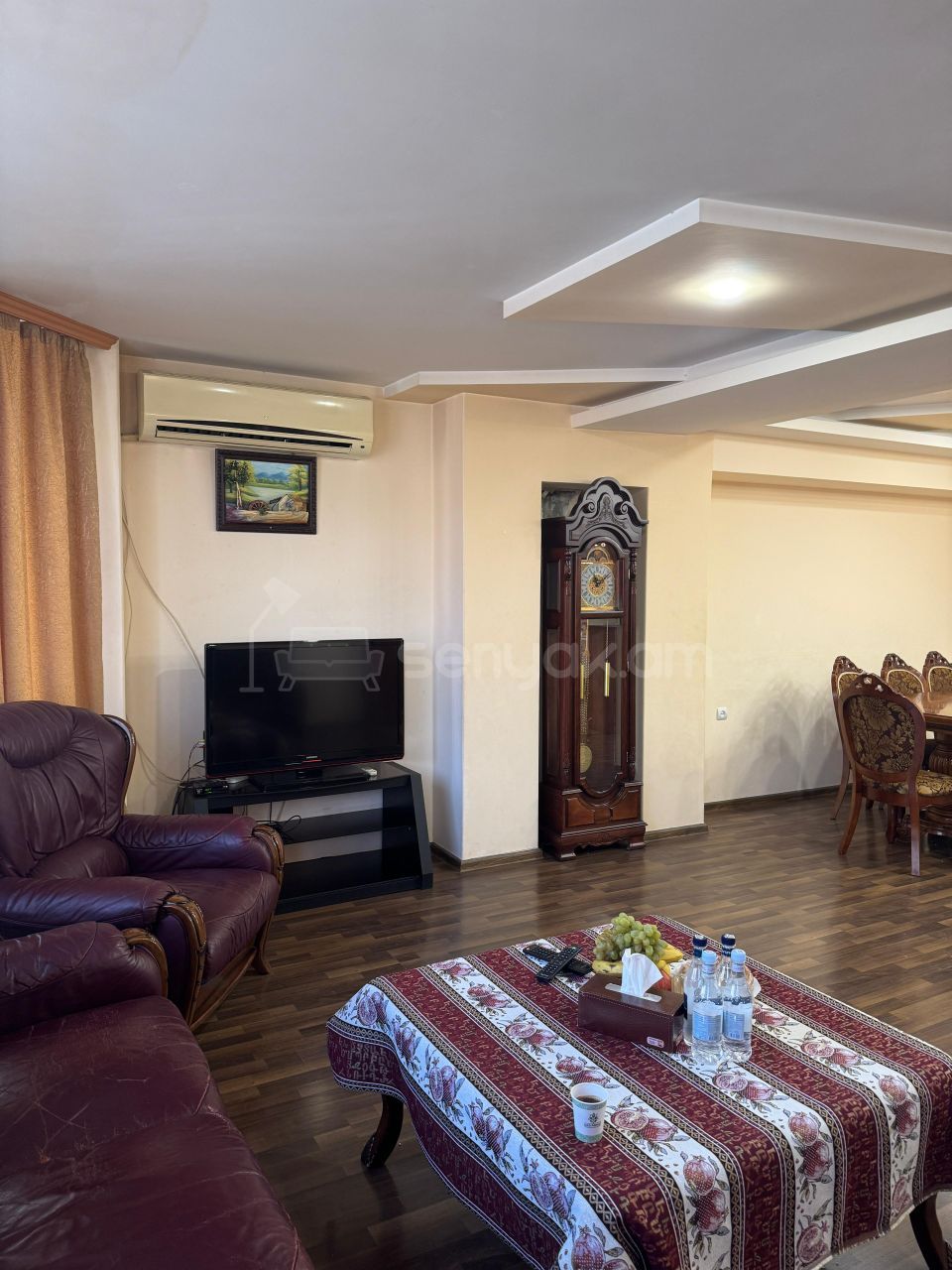 3 Սենյականոց Բնակարան Քարե Շենքում, 110քմ, 2/4 հարկ, Կապիտալ Վերանորոգված, Կահավորված