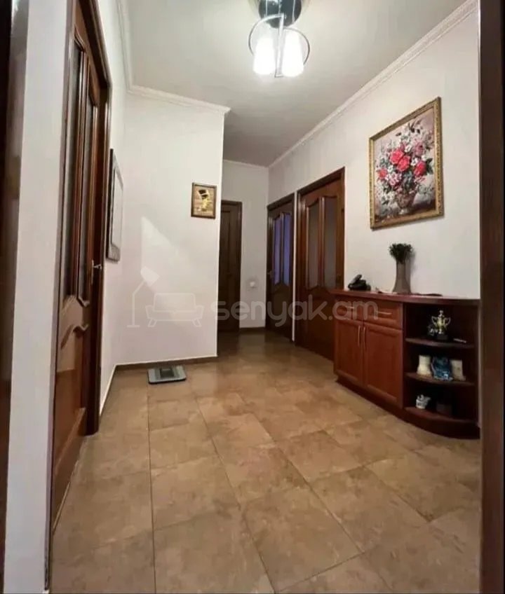 3 Սենյականոց Բնակարան, 80քմ, 2/9 հարկ, Նորմալ Վիճակում, Կահավորված