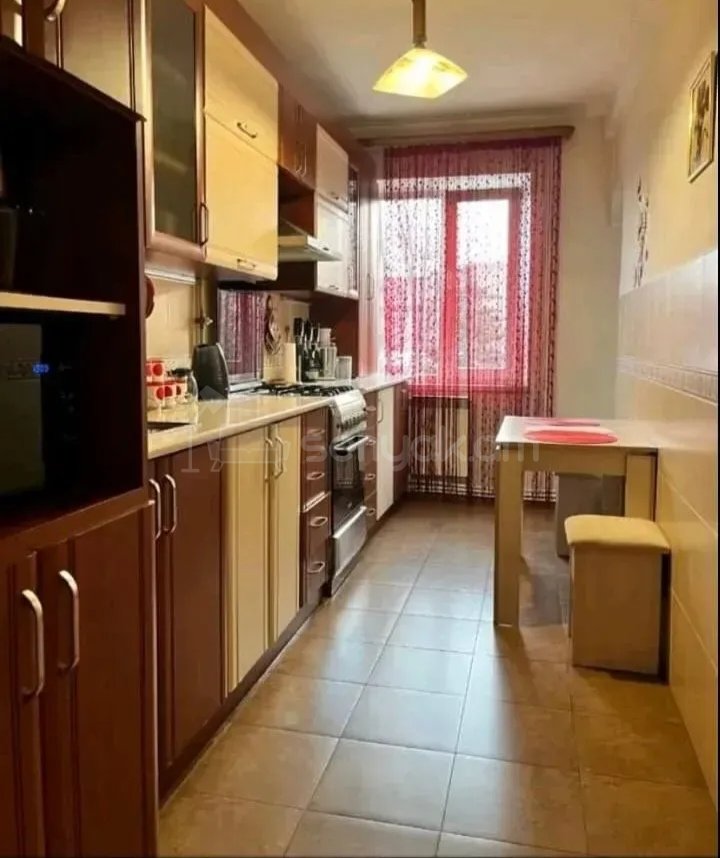 3 Սենյականոց Բնակարան, 80քմ, 2/9 հարկ, Նորմալ Վիճակում, Կահավորված