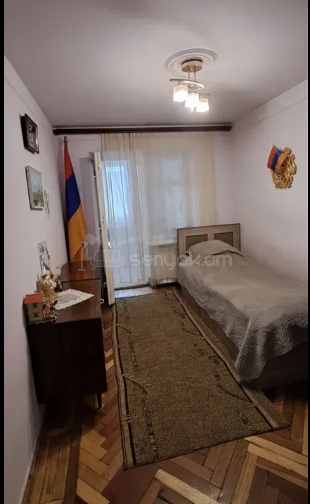 4 Սենյականոց Բնակարան Քարե Շենքում, 70քմ, 4/4 հարկ, Կապիտալ Վերանորոգված