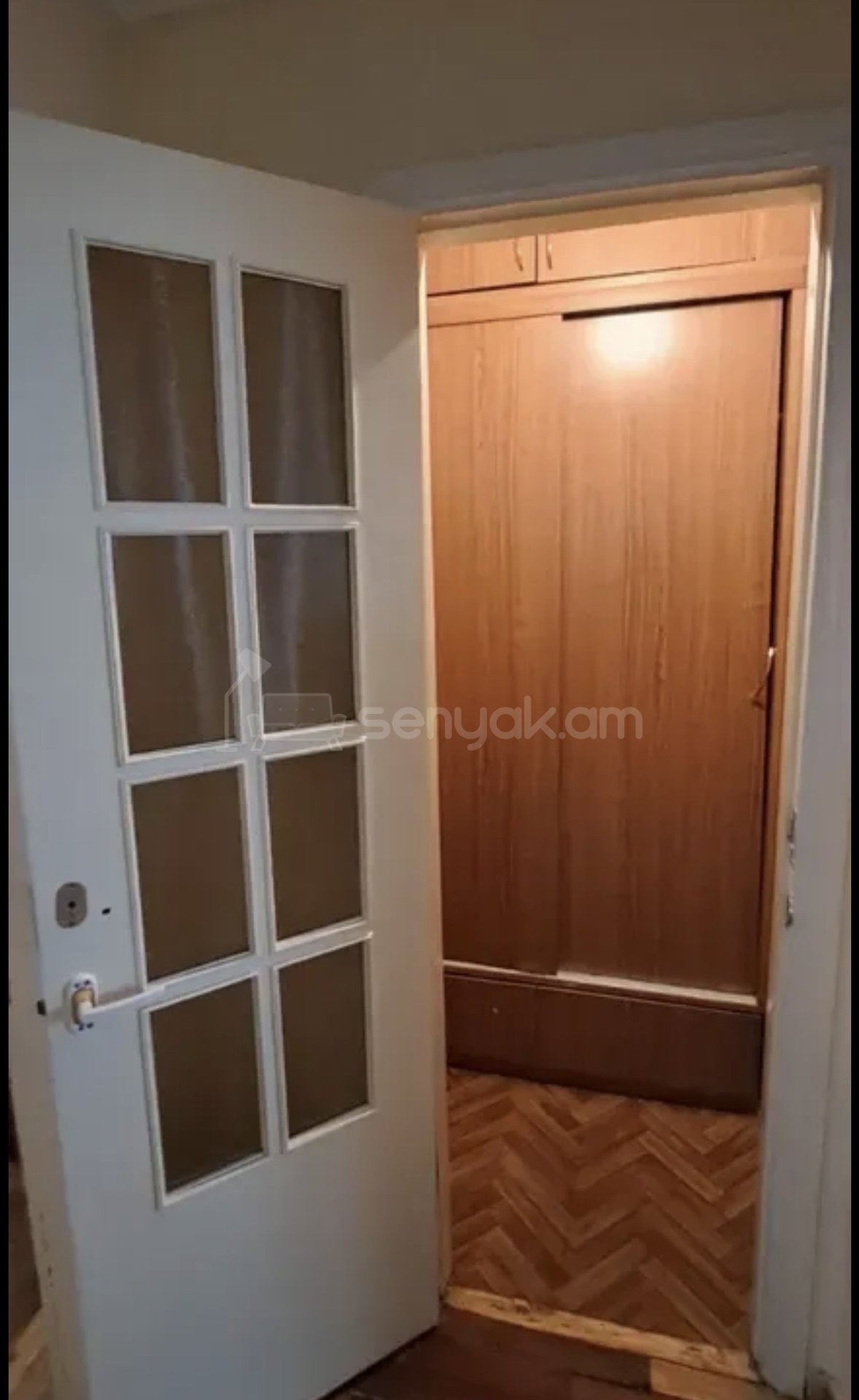 4 Սենյականոց Բնակարան Քարե Շենքում, 70քմ, 4/4 հարկ, Կապիտալ Վերանորոգված