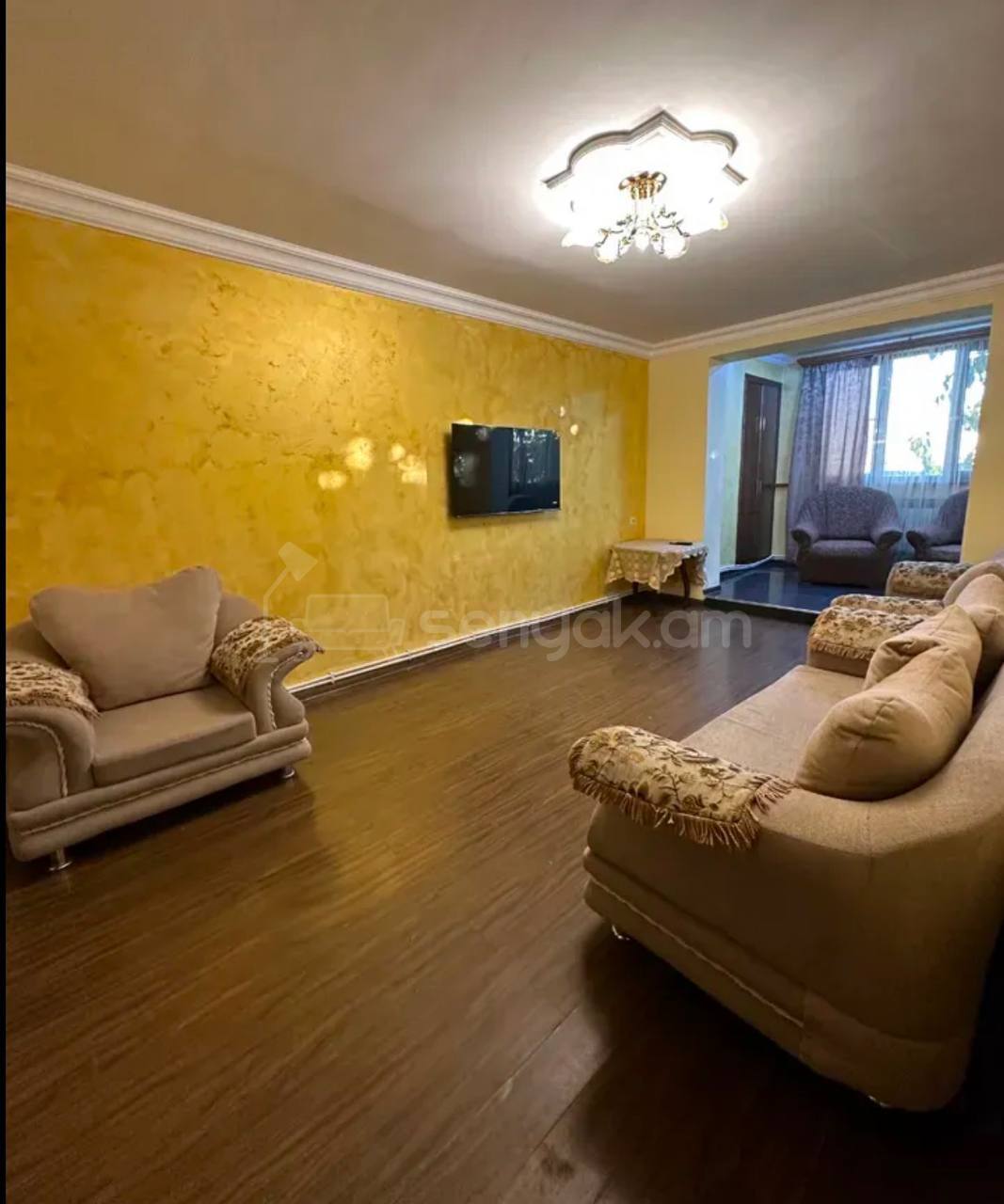 3 Սենյականոց Բնակարան Քարե Շենքում, 74քմ, 1/4 հարկ, Կապիտալ Վերանորոգված, Կահավորված