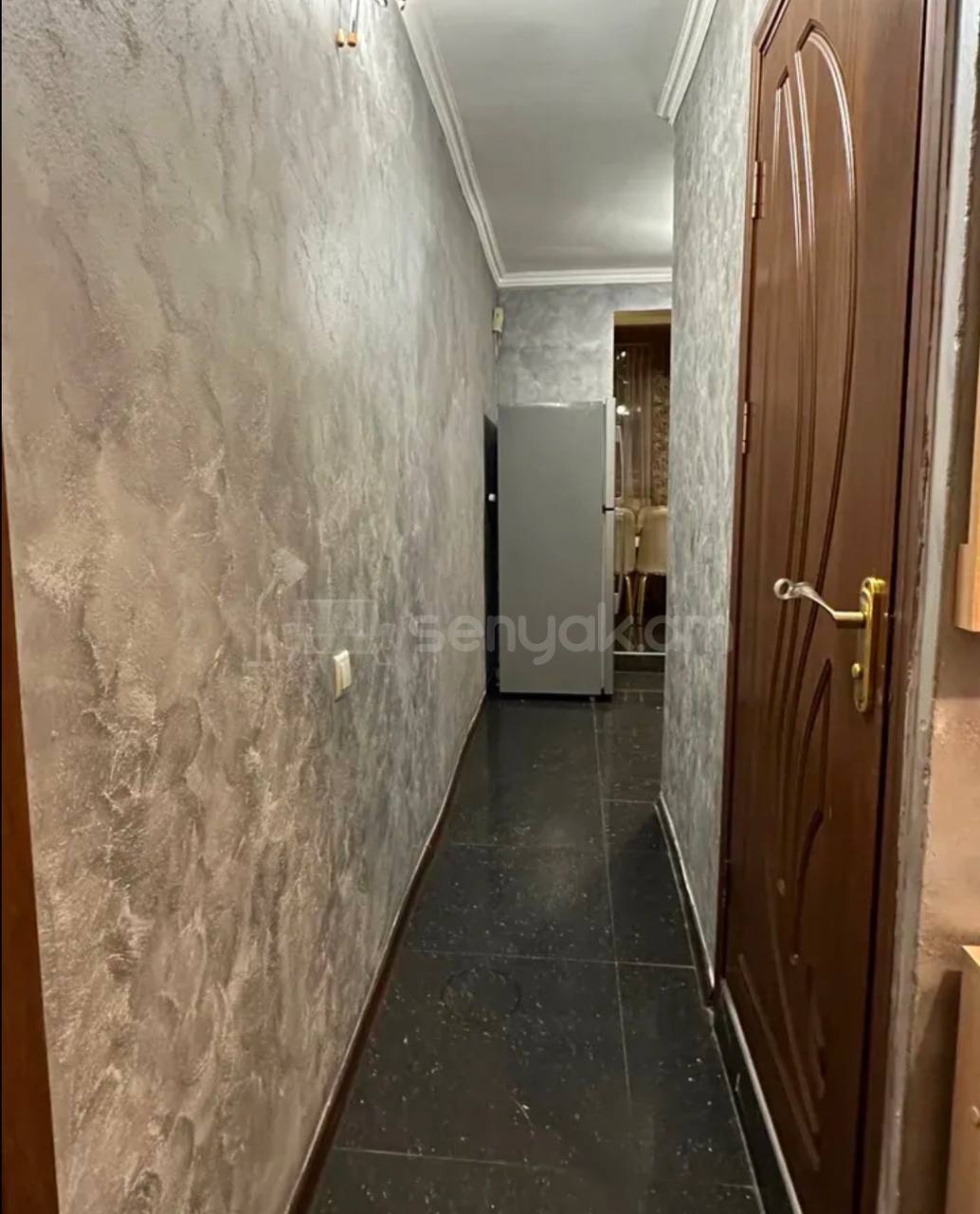 3 Սենյականոց Բնակարան Քարե Շենքում, 74քմ, 1/4 հարկ, Կապիտալ Վերանորոգված, Կահավորված