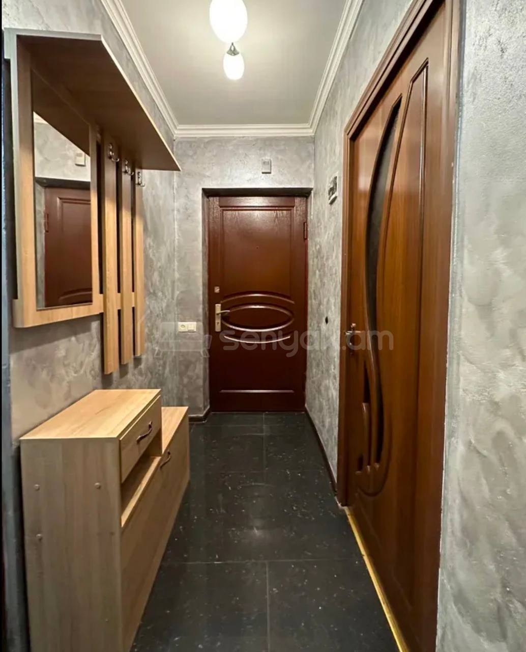 3 Սենյականոց Բնակարան Քարե Շենքում, 74քմ, 1/4 հարկ, Կապիտալ Վերանորոգված, Կահավորված