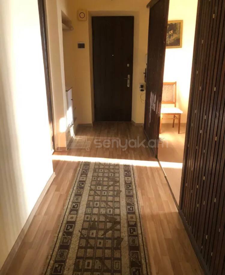 2 Սենյականոց Բնակարան Քարե Շենքում, 60քմ, 5/5 հարկ, Կոսմետիկ Վերանորոգված, Կահավորված