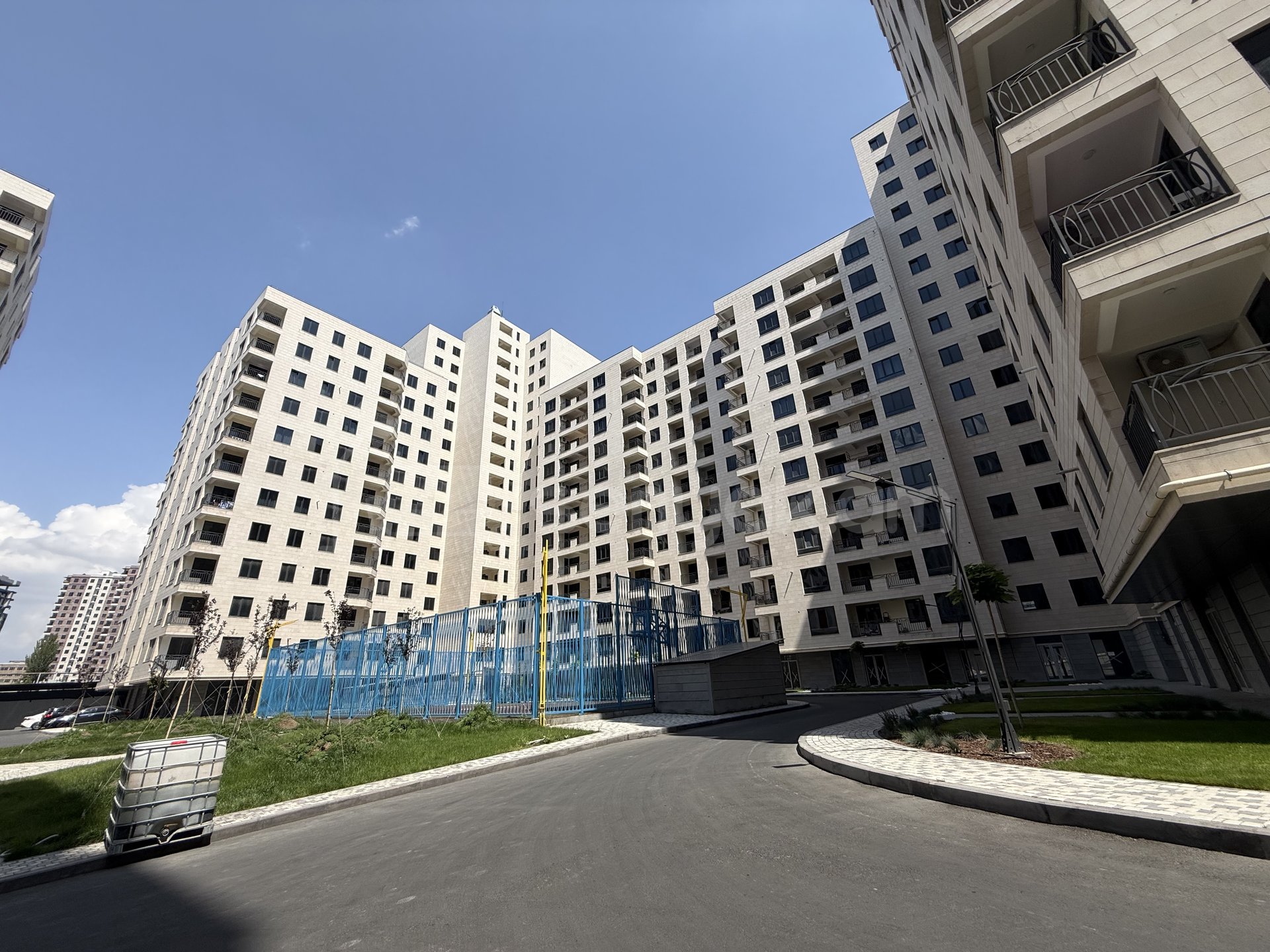 3 Սենյականոց Բնակարան Նորակառույցում, 84քմ, 13/16 հարկ, Կապիտալ Վերանորոգված