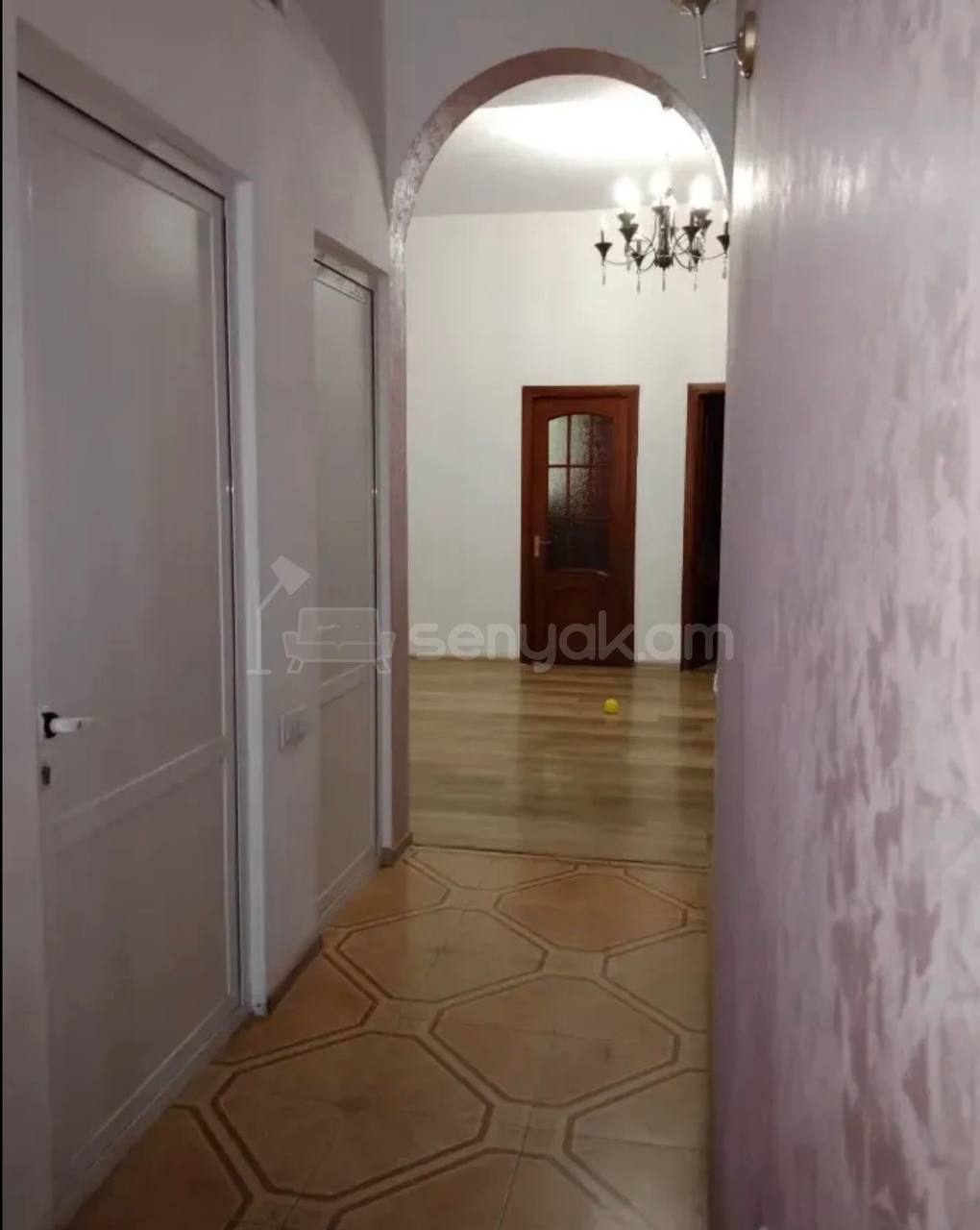 3 Սենյականոց Բնակարան Քարե Շենքում, 82քմ, 1/9 հարկ, Կապիտալ Վերանորոգված
