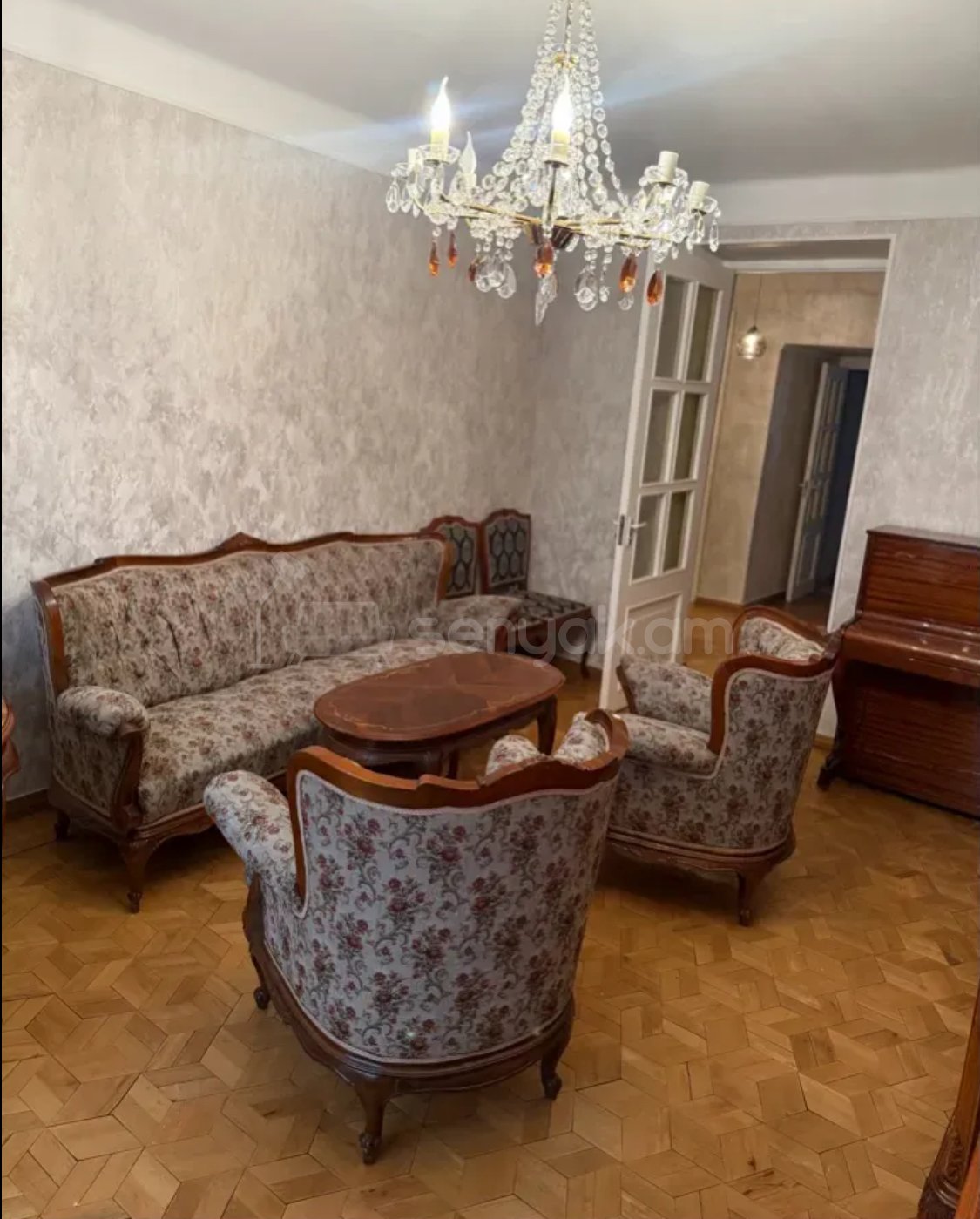 3 Սենյականոց Բնակարան Քարե Շենքում, 82քմ, 3/5 հարկ, Կապիտալ Վերանորոգված, Կահավորված