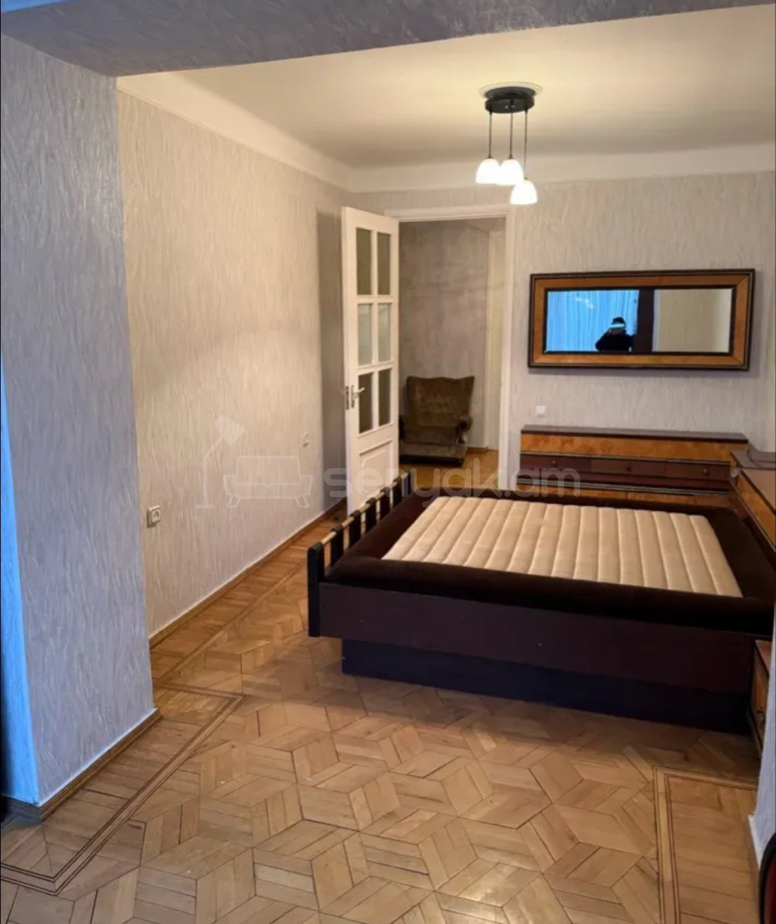 3 Սենյականոց Բնակարան Քարե Շենքում, 82քմ, 3/5 հարկ, Կապիտալ Վերանորոգված, Կահավորված
