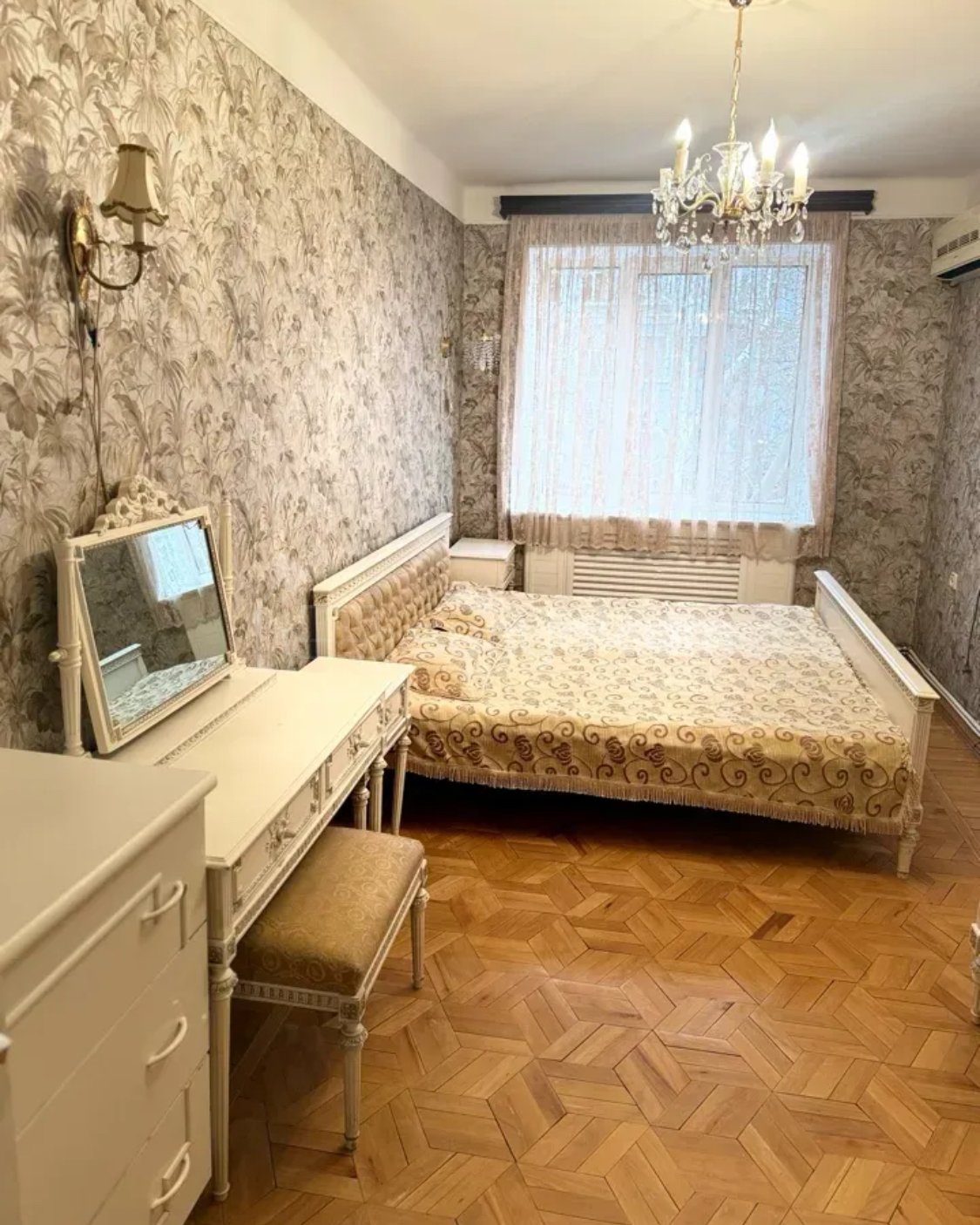 3 Սենյականոց Բնակարան Քարե Շենքում, 82քմ, 3/5 հարկ, Կապիտալ Վերանորոգված, Կահավորված