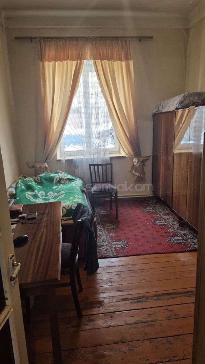 3 Սենյականոց Սեփական Տուն, 800քմ, Նորմալ Վիճակում