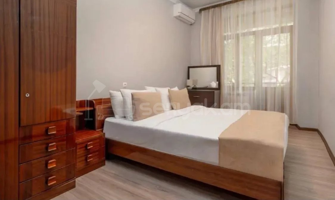 3 Սենյականոց Բնակարան Քարե Շենքում, 70քմ, 3/5 հարկ, Կապիտալ Վերանորոգված, Կահավորված
