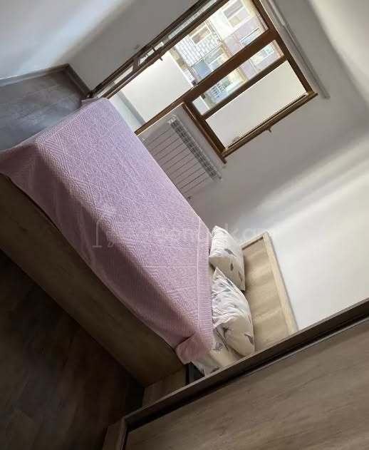 3 Սենյականոց Բնակարան Քարե Շենքում, 100քմ, 5/5 հարկ, Կապիտալ Վերանորոգված