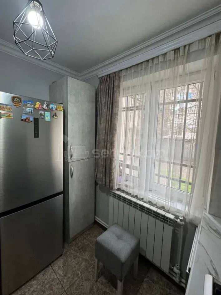 2 Սենյականոց Բնակարան Քարե Շենքում, 51քմ, 1/4 հարկ, Կապիտալ Վերանորոգված