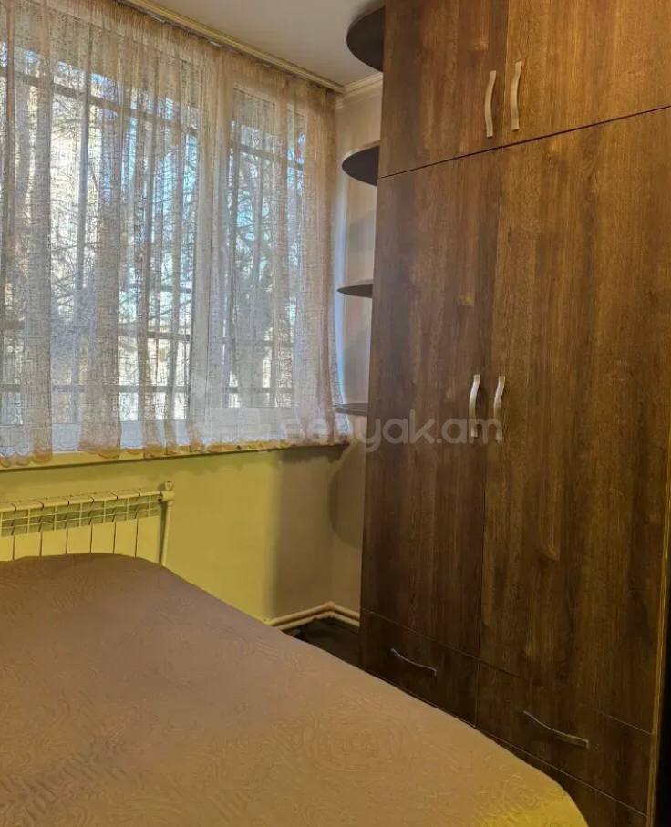2 Սենյականոց Բնակարան Քարե Շենքում, 51քմ, 1/3 հարկ, Կապիտալ Վերանորոգված