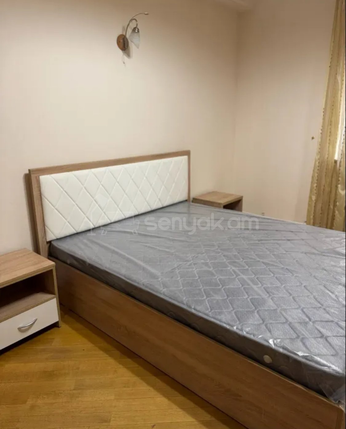 3 Սենյականոց Բնակարան Քարե Շենքում, 145քմ, 2/5 հարկ, Կապիտալ Վերանորոգված, Կահավորված