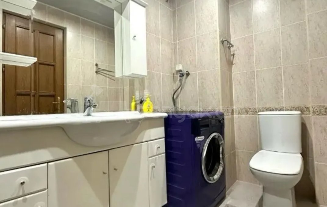 3 Սենյականոց Բնակարան Քարե Շենքում, 145քմ, 2/5 հարկ, Կապիտալ Վերանորոգված, Կահավորված
