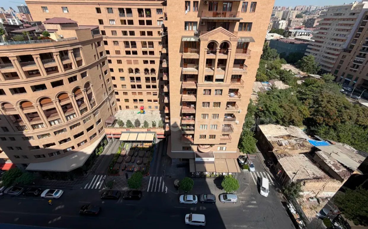 1 Սենյականոց Բնակարան, 40քմ, 12/15 հարկ, Դիզայներական Վերանորոգված