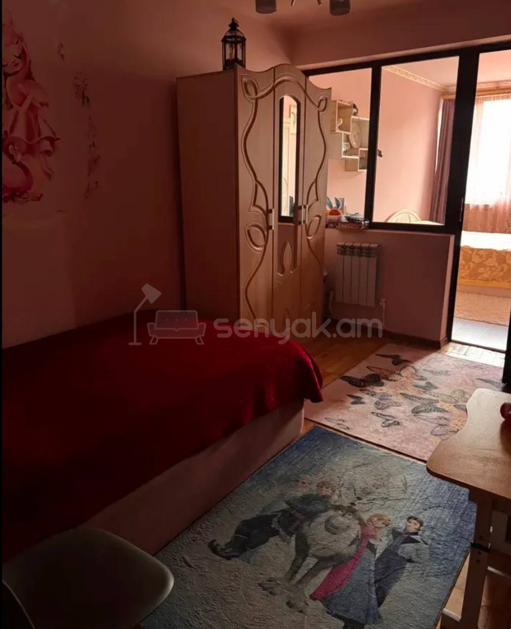 5 Սենյականոց Բնակարան Քարե Շենքում, 106քմ, 4/5 հարկ, Կապիտալ Վերանորոգված