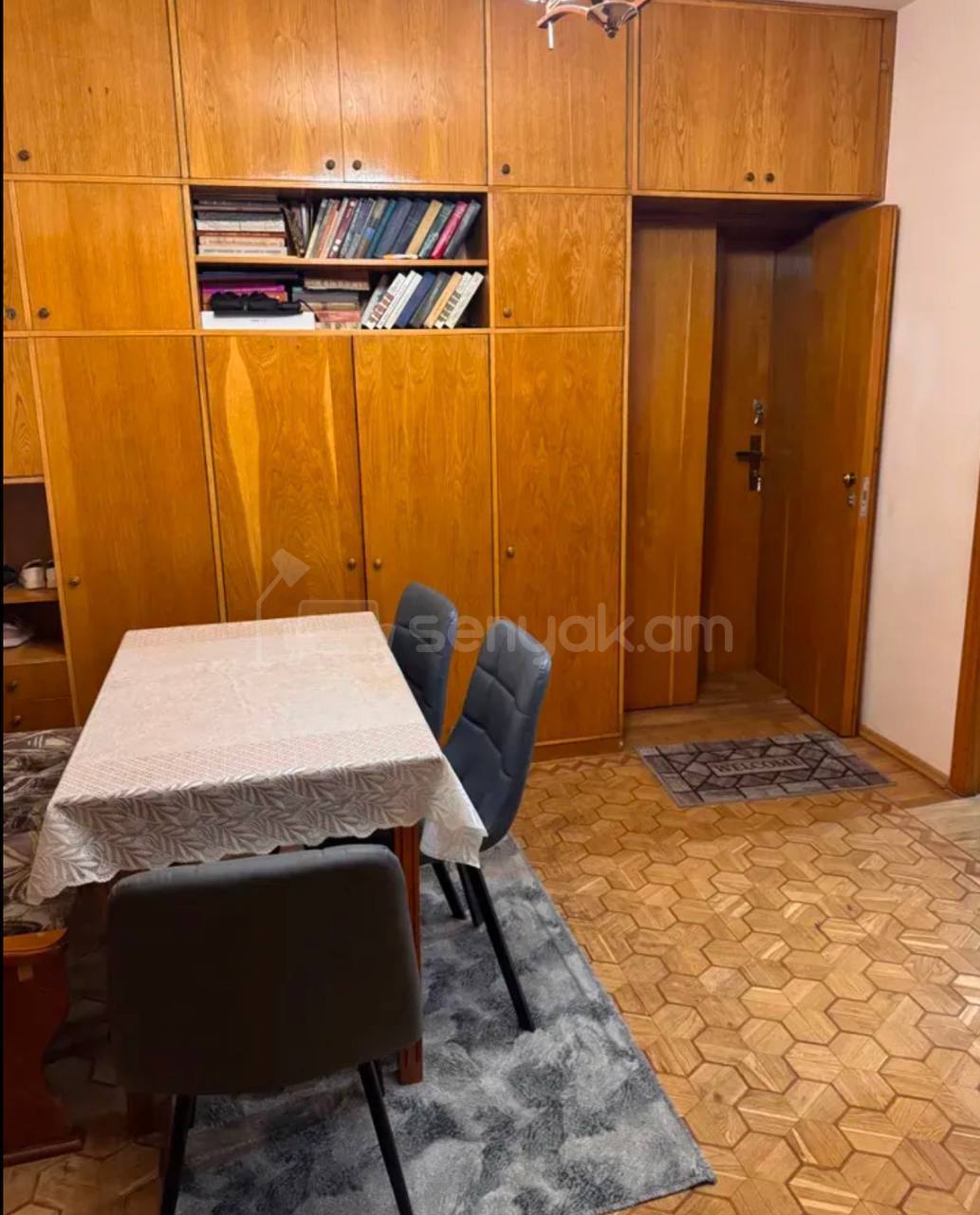 5 Սենյականոց Բնակարան Քարե Շենքում, 106քմ, 4/5 հարկ, Կապիտալ Վերանորոգված