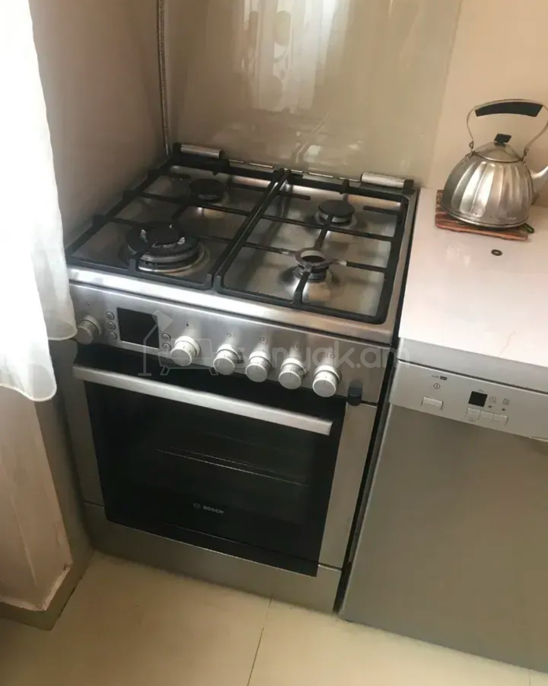 2 Սենյականոց Բնակարան, 58քմ, 6/9 հարկ, Նորմալ Վիճակում, Կահավորված