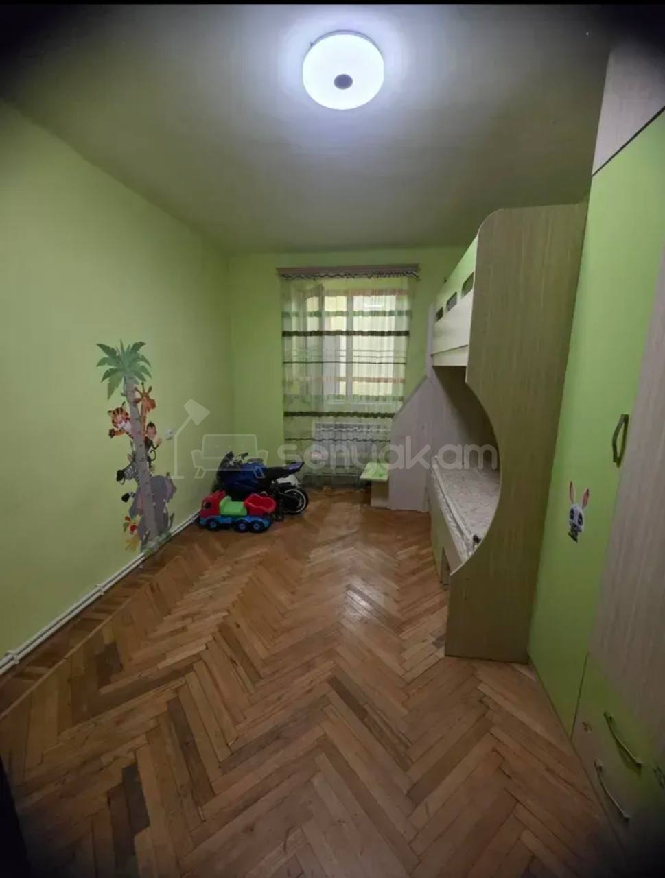 3 Սենյականոց Բնակարան Քարե Շենքում, 91քմ, 2/4 հարկ, Կապիտալ Վերանորոգված